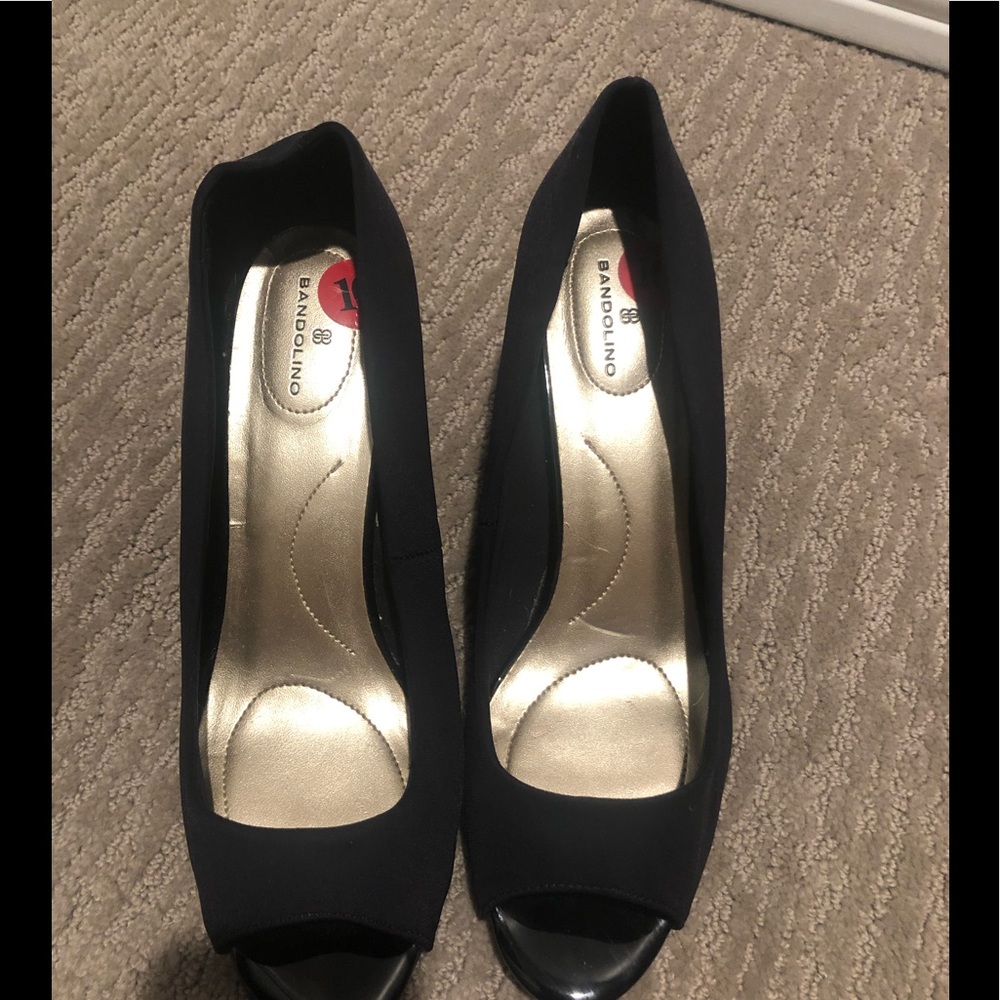 Black wedges
